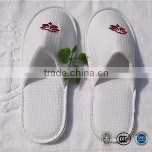 Personalized Hotel and SPA Waffle Slipper With Embroidary Logo for Men Bathroom Slippers thumbnail-3