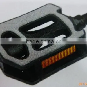 Hot Selling High Quality Competitive Price Durable Plastic Bicycle Pedals White Bicycle Pedal thumbnail-1