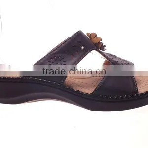 New Design Flat Slippers in pu With Comfortable Mark-thread Sole thumbnail-1