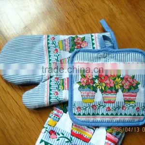 Christmas Promotion Microwave Oven Mitt thumbnail-5