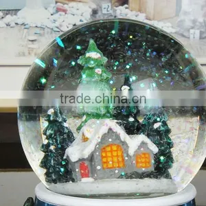 Polyresin Christmas Snow Globe Decoration Snow Globe With Music Box thumbnail-2