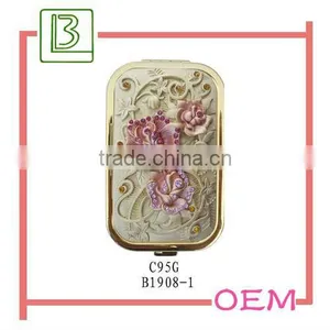 Metal Antique Handheld Mirror thumbnail-1