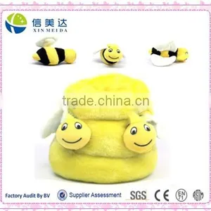 Large and Yellow 4-Piece Bee Plush Dog Toys Squeak Toy Quality Choice thumbnail-2