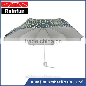 Wholesale UV Protection Manual Rain 3 Folding Umbrella With Case thumbnail-2