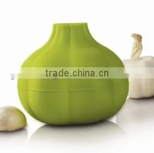 Kitchen Utensils Supplies Magic Garlic Barker Device Peel Garlic Machine thumbnail-1
