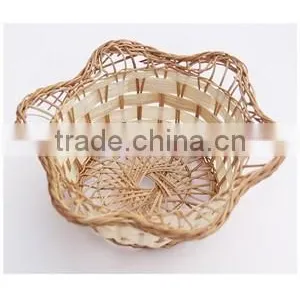 Flower Shaped Delicate Wicker Fruit Basket thumbnail-1