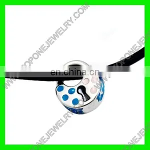 High Quality Stainless Steel Heart Key Lock Necklace thumbnail-2