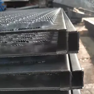 Anti-slip Perforated Mesh Pattern Plate, With Alligator Mouth Holes, Suitable for Pedestrian Walkways, Cutting and Bending Services Available thumbnail-4