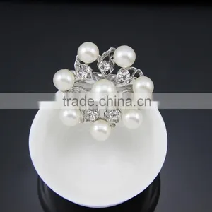 2015Hot Style Elagant Jewelry Fashion Brooch Simple Brooch Silver Snowflake Pearl Crystal Rhinestone Brooch Pin thumbnail-4