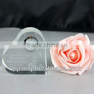 Wholesale Heart Shape Crystal Glass Clock As Wedding Decoration Gift Souvenirs 3d Laser Engrave thumbnail-1