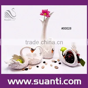 White Swan Polyresin Vase thumbnail-1