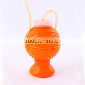 Plastic Cup With Swirly Straw thumbnail-2
