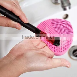 New Design Candy Color Silicone Makeup Brush Cleaner Brush Heart Shaped Washing Tool thumbnail-2