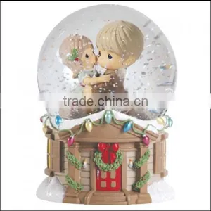 Lovely Weeding Decoration Couple Snow Globe for Sale thumbnail-2