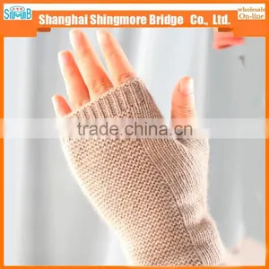2017 China Hot Sales New Style High Standard Wool Yarn Glove Half Finger for Women thumbnail-1