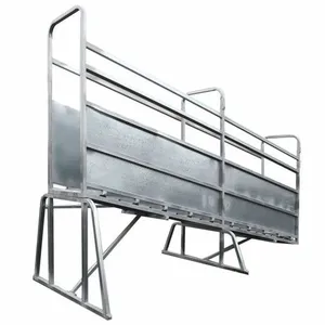 Heavy Duty Cattle Loading Ramp With Winch Galvanized Portable Livestock Cattle Goat Sheep Loading Ramp thumbnail-1