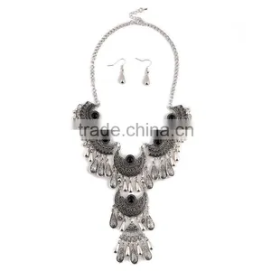 Vintage Flower Carved Hollow Bib Collar Droplets Pendant Gem Necklace Earrings Set thumbnail-6