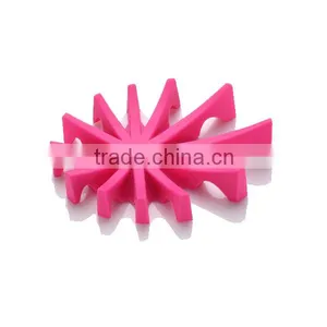 Fashion Design 2016 Hot Selling Bathroom Silicone Soap Holder Soap Box Travel Soap Dish Holder thumbnail-2