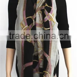 Belt Printed Wool Scarf With Fringe thumbnail-4