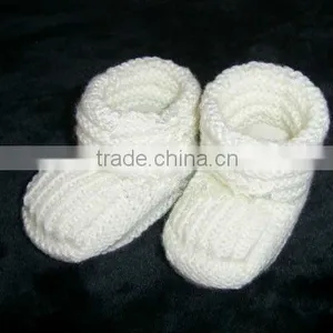 White Color Plain Deisgn Handmade Baby Socks thumbnail-1