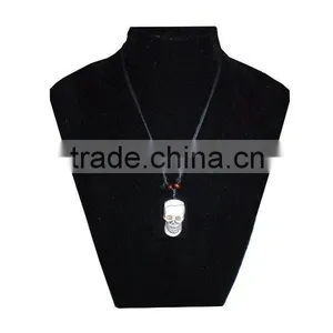 Halloween Skull Necklace thumbnail-1