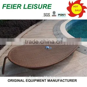 Indoor Rattan Chaise Lounge With Leaf Shape thumbnail-1