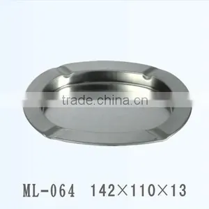 Gold Varnish Ashtray Tin thumbnail-2