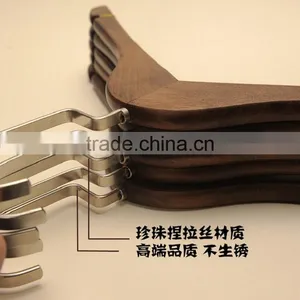 New Design White Wooden Pants Hanger Natural Shape Wood Coat Hanger Low-price Wooden Coat Hanger thumbnail-2