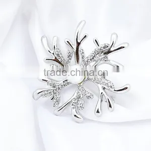 Christmas Silver Hanging Decorative Snowflakes Brooch Jewelry thumbnail-5