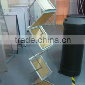 Zig Zag Portable Brochure Display Stand thumbnail-1