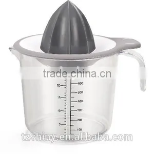 2016 Plastic Lemon Squeezer Orange Juicer Juice Squeezer With Counting Cup thumbnail-2