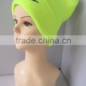 Wholesale Modern Style Embroidery Words Acrylic Plain Beanie With Custom Tags thumbnail-3