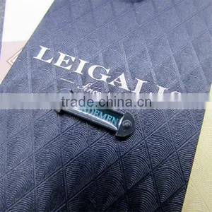 Debossed Diamond Grain Hangtags With String thumbnail-6