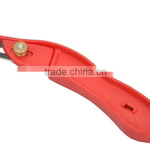 Slotted Blade Carpet Knife thumbnail-1