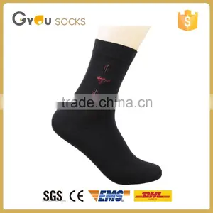 2016 Wholesale Absorbency and Permeab New Design Solid Color Men Dress Socks thumbnail-1