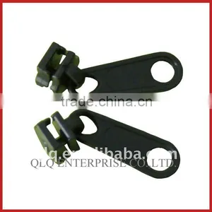 Non Lock Plastic Zipper Slider thumbnail-1