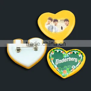 Newest Design Blank Plastic Pin Badges Hot Sale Custom Heart Shaped Pin Badges thumbnail-1