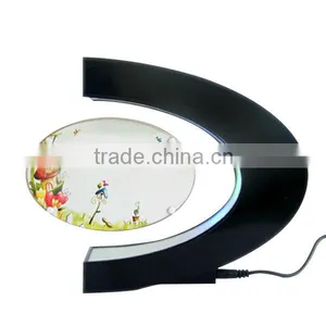 Top Floating Magnetic Rotating Photo Frame thumbnail-6