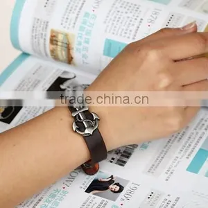 Cool Unisex Women Men Punk Wristband Metal Studded Leather Bracelet thumbnail-4