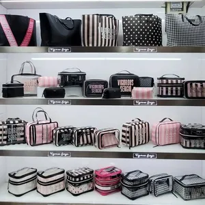 Wholesale Professional Men Cosmetic Makeup Bag Luxury Designer PU Leather Modern Trendy Cases Travel Toiletry Cosmetic Bags Original Branded Bags thumbnail-4