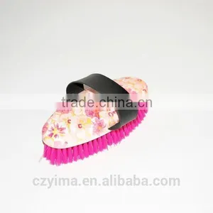 Flower Pattern Horse Body Brush With Non-slip Strap for Cleaning thumbnail-1
