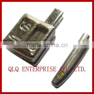 Pin and Box for Open End Nylon Zippers thumbnail-1