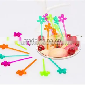 Flower Style Cute Fruit Fork Set thumbnail-4