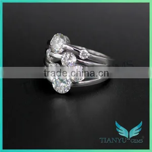 14 K White Gold Round Cut Moissanite Diamond Engagement Ring thumbnail-3