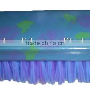 Corlorful Wooden Back Horse Face Brush thumbnail-1
