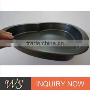 Professional Nonstick Bakeware 9-Inch Heart Cake Pan thumbnail-1