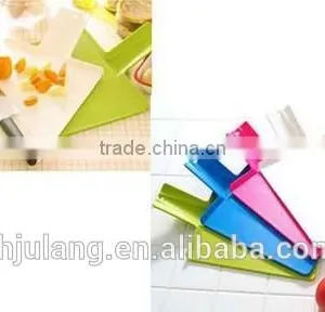 Useful Folding Plastic Cutting Board for Kitchen/Cretive Folding Plastic Chopping Board thumbnail-4