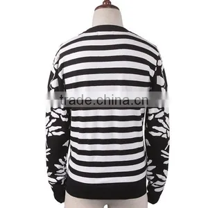 Jacquard Allover Flower Patterns Crew Neck Men Pullover Sweater thumbnail-2