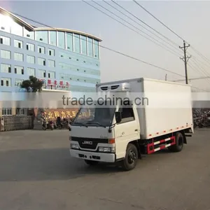 JMC 4*2 4m Length Refrigerated Truck for Supplying Fresh Vegetable thumbnail-2