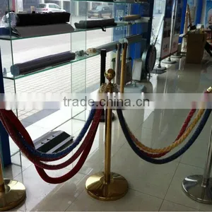 Rope Hanging Queue Barrier thumbnail-1